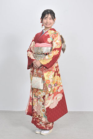 和装で記念撮影